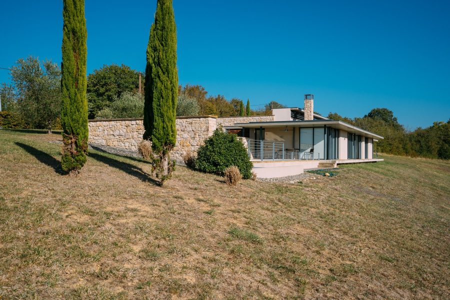 Energy Efficient Contemporary Home With Exceptional Views