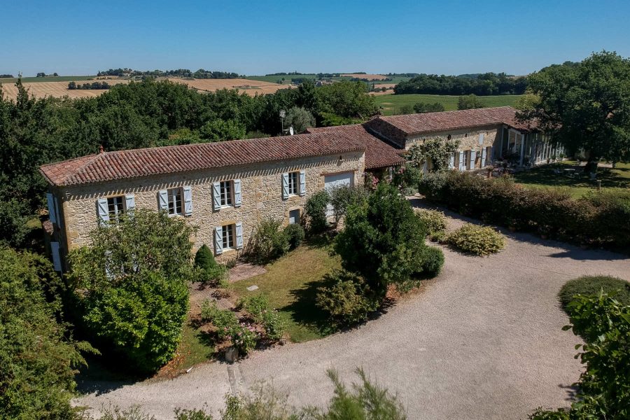 A Fine Stone-built Residence Enjoying Absolute Privacy