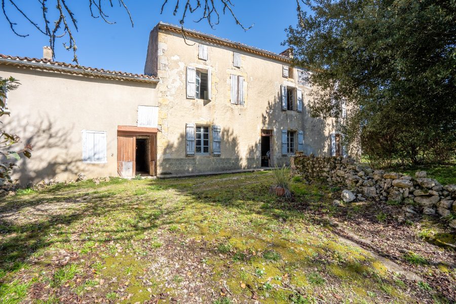 Gascon Farmhouse To Renovate