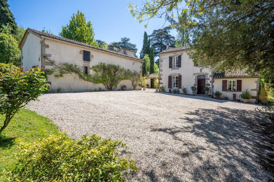 Country Cottage With Guest Accomodation